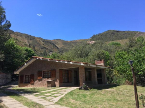  Cabañas El Tirol  Ла Фальда